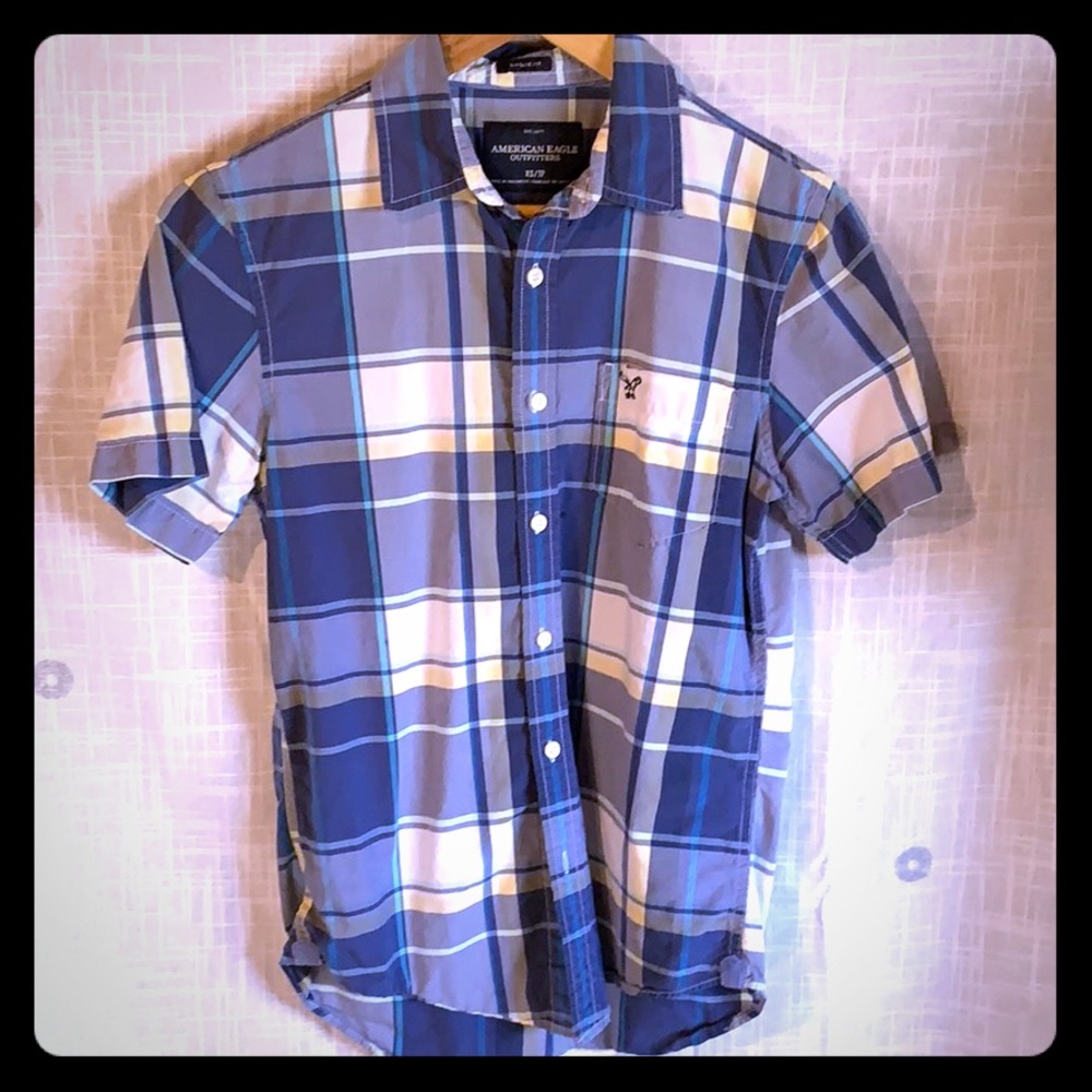 Men’s American Eagle short sleeve button up